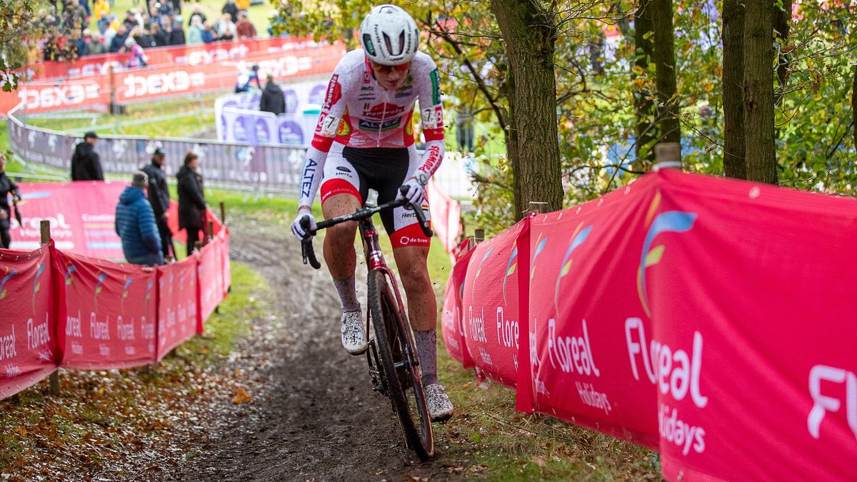 Bentveld tiende in Antwerpen | UNIS Flyers verliest met grote cijfers