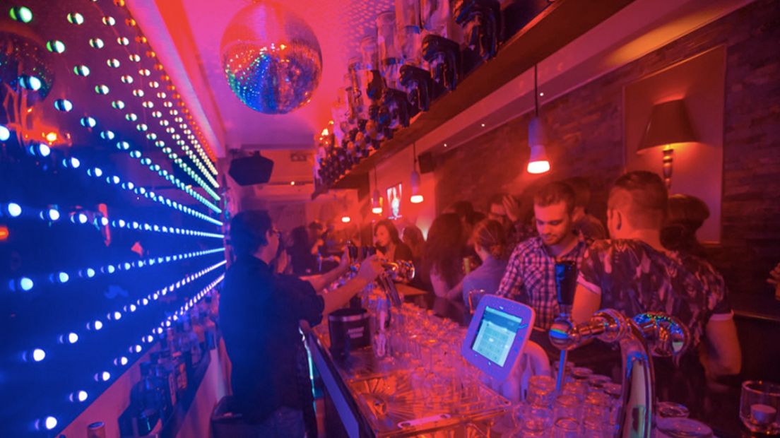 Café De Nachtburgemeester is de eerste homobar in het Westland