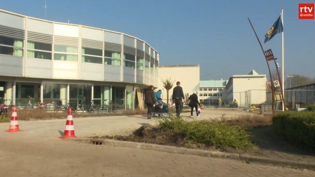 Het huidige azc in Hoogeveen (fot: RTV Drenthe)