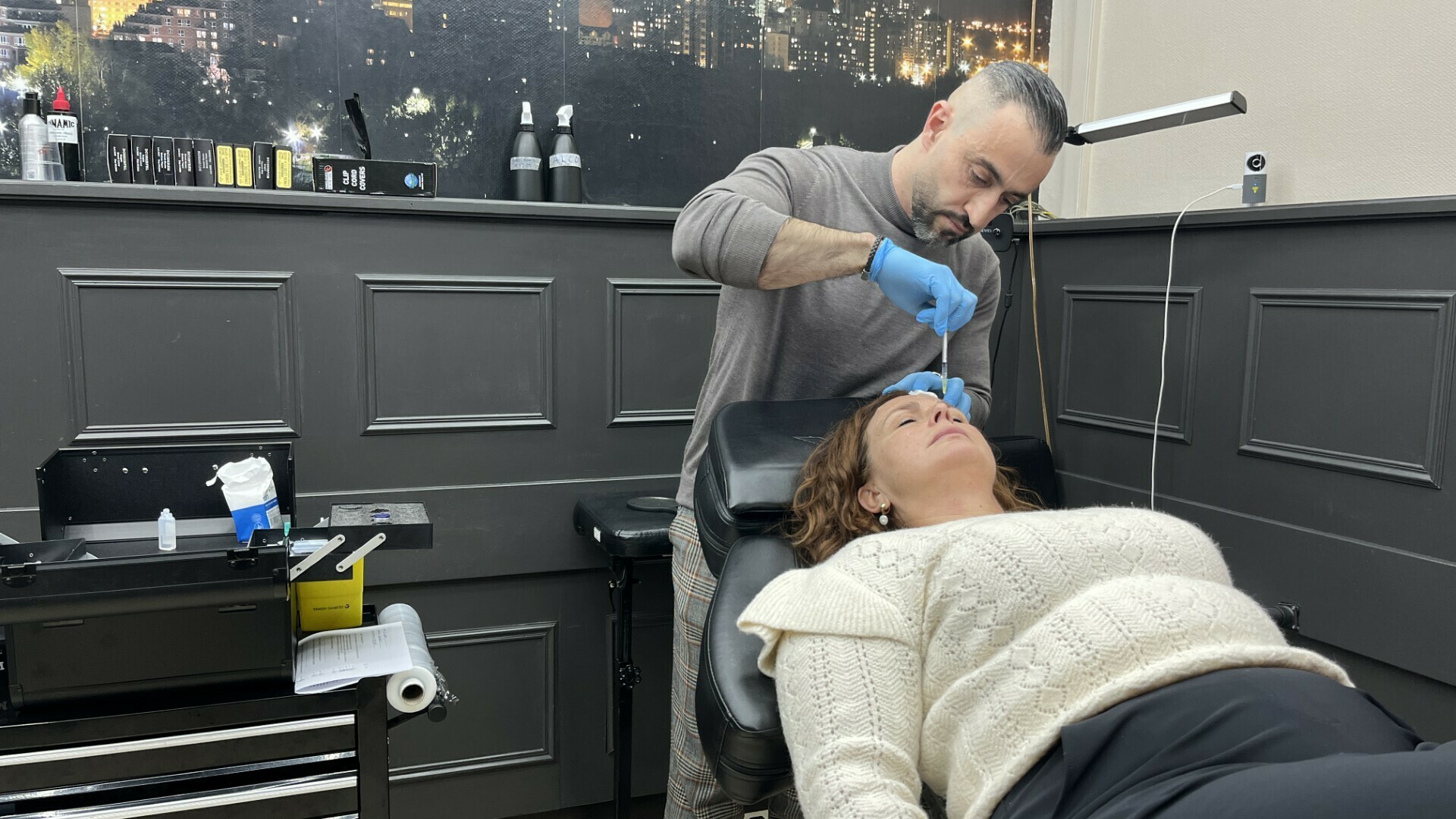 Huisarts spuit botox in een tattooshop: 'Mensen moeten eraan wennen'