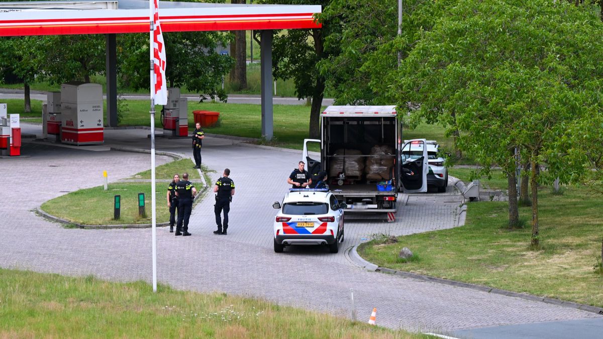 Tankstation langs A27 afgesloten bij politieactie
