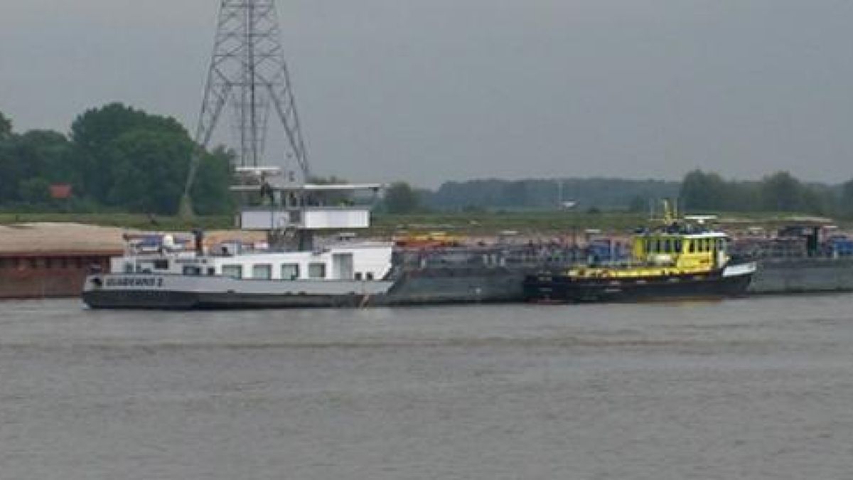 Vastgelopen tanker vaart weer