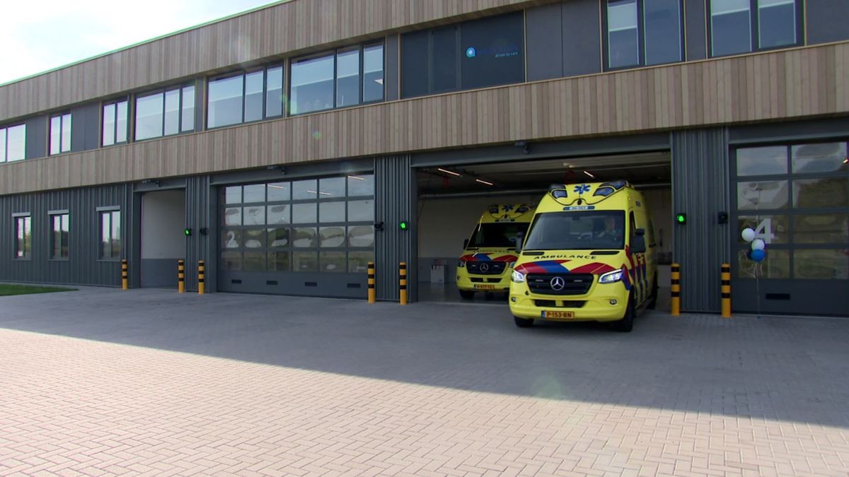Brancard past eindelijk helemaal binnen: nieuwe ambulancepost geopend