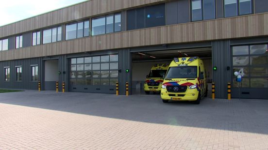 Brancard past eindelijk helemaal binnen: nieuwe ambulancepost geopend