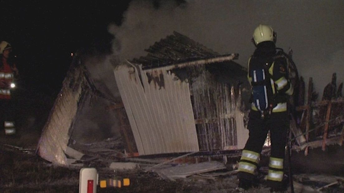 Stacaravan uitgebrand in Heemserveen