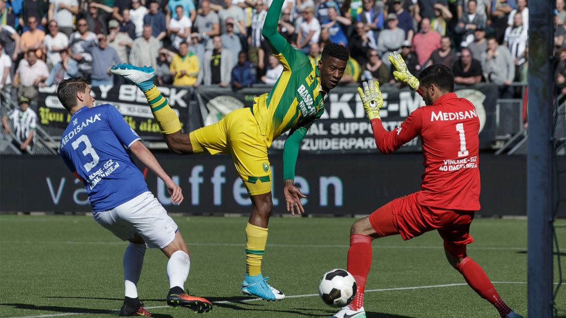 Guyon Fernandez maakt zijn eerste competitiegoal voor ADO 