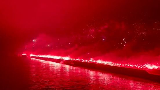 ZIEN | Nijmegen kleurt knalrood voor jarig NEC