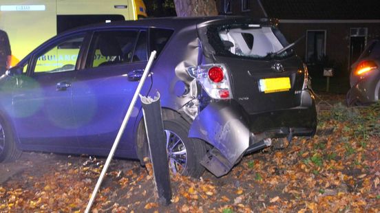 Zware schade na botsing op kruising