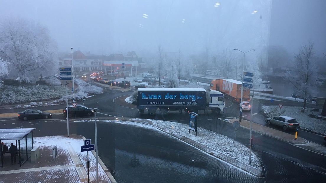 Verkeersopstopping in Zwartsluis vanuit Agnieten College