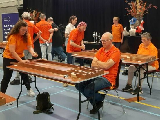Van stapelen tot het bokje: dit doet bijna iedereen fout bij sjoelen