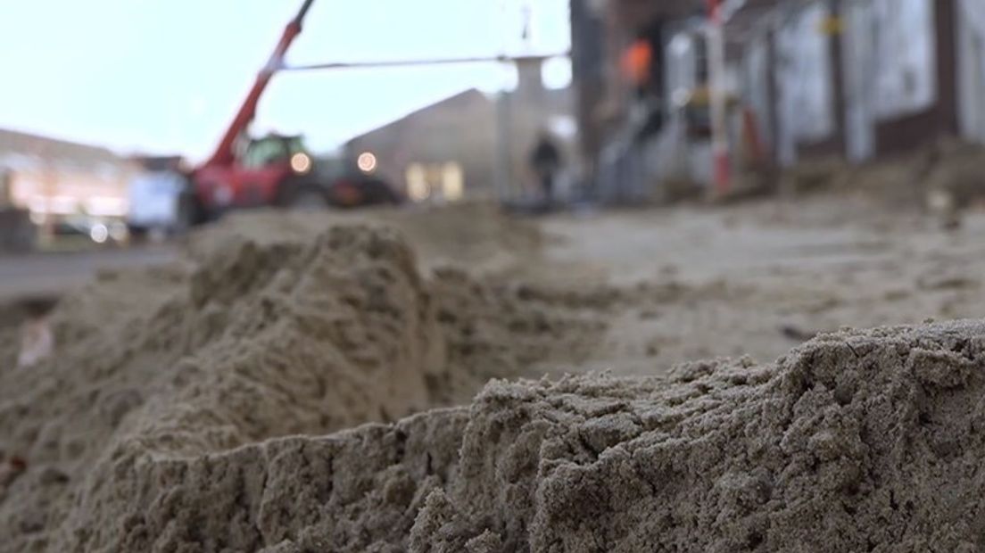 Zand in een Barneveldse nieuwbouwwijk.