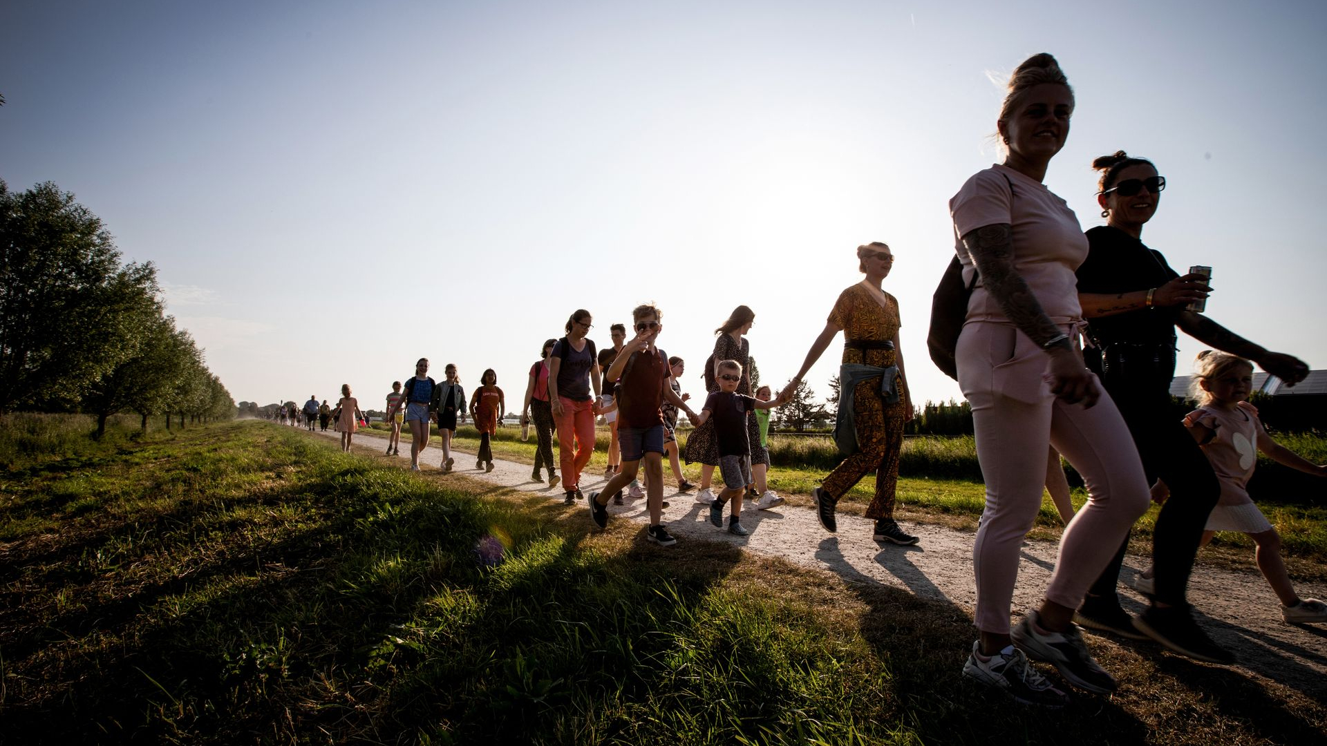 Lopen in de warmte? Zo houden avondvierdaagsen het verantwoord