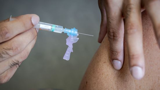 Foto: Arts ontdekt hoe 22-wekenprik baby’s beschermt tegen kinkhoest