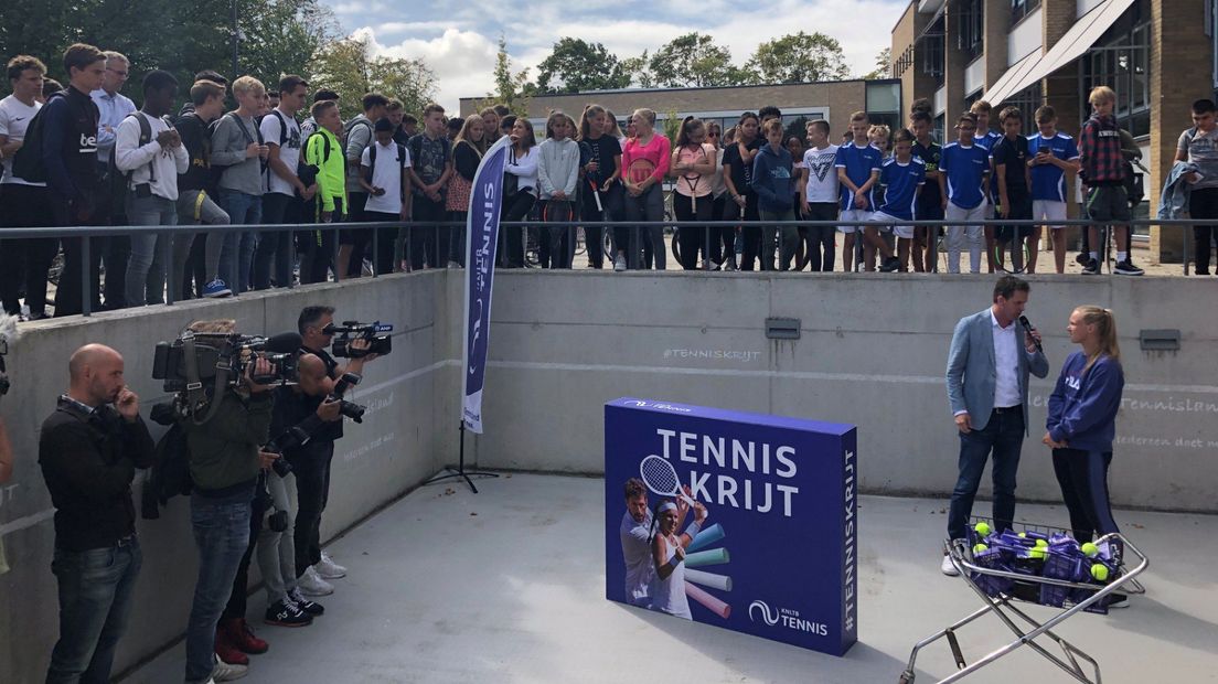 Veel belangstelling voor de komst van Kiki Bertens.