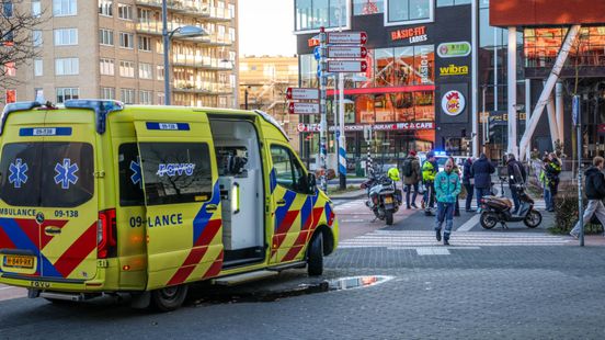 Opnieuw botsing op rotonde bij Eemplein in Amersfoort. Opnieuw botsing op rotonde bij Eemplein in Amersfoort.