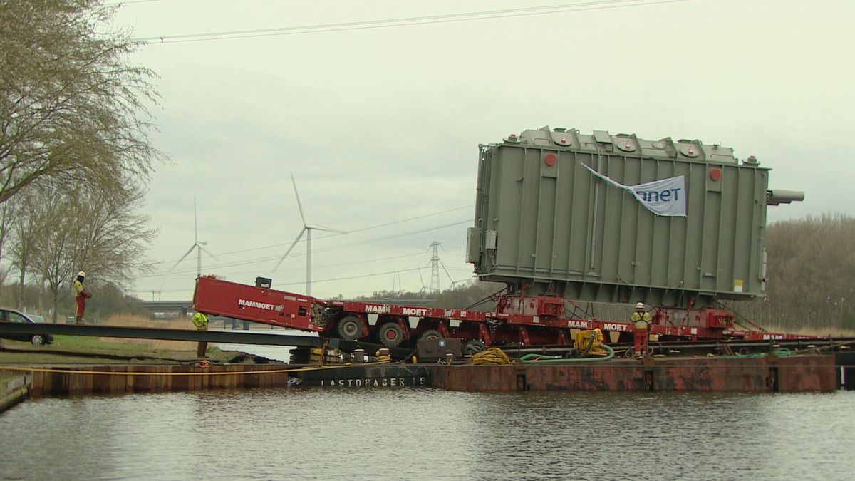 Spectaculaire transportklus: transformatoren van 340 ton over water naar Rilland
