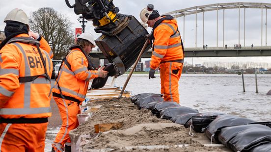 Deventer wil af van zandzakken langs de Wellekade met nieuwe waterkering Home