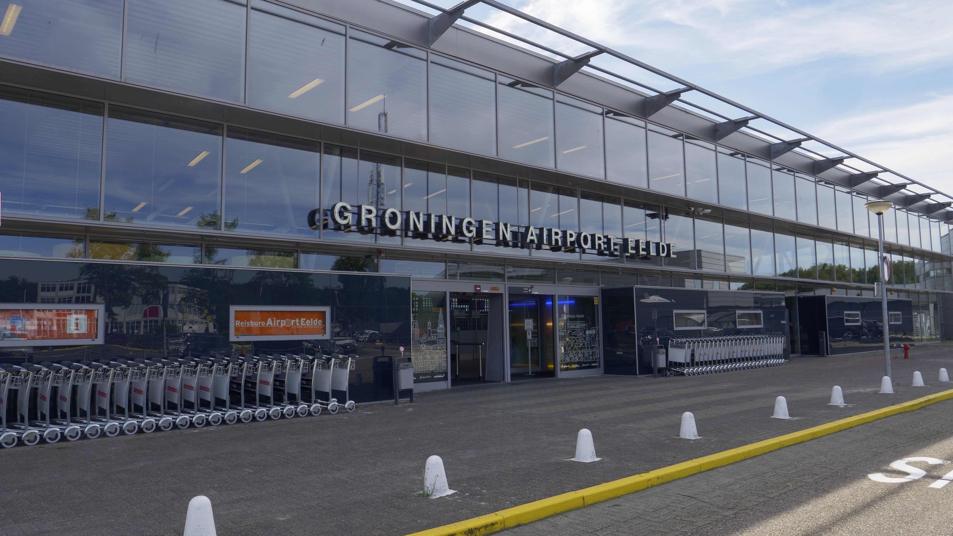 Defensie gaat oefenen op Eelde: 'Transport- en trainingsvliegtuigen vrijwel onbeperkt inzetbaar'