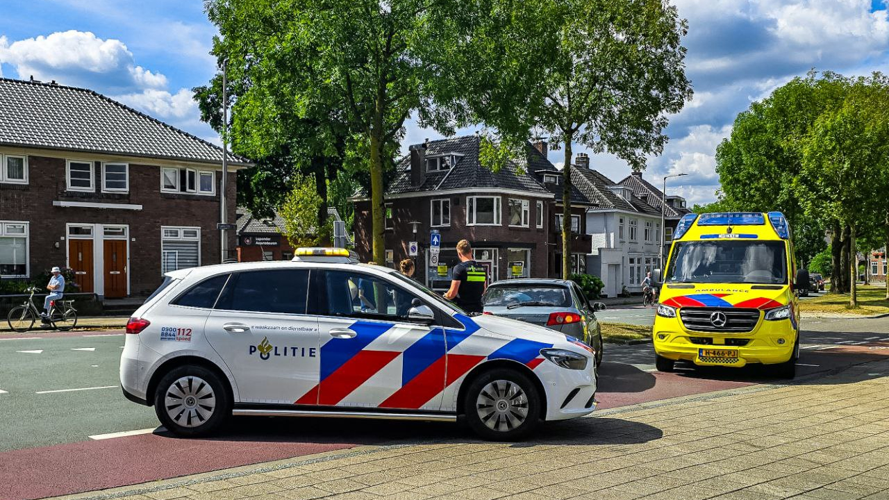 Fietsster aangereden en gewond bij aanrijding in Enschede.