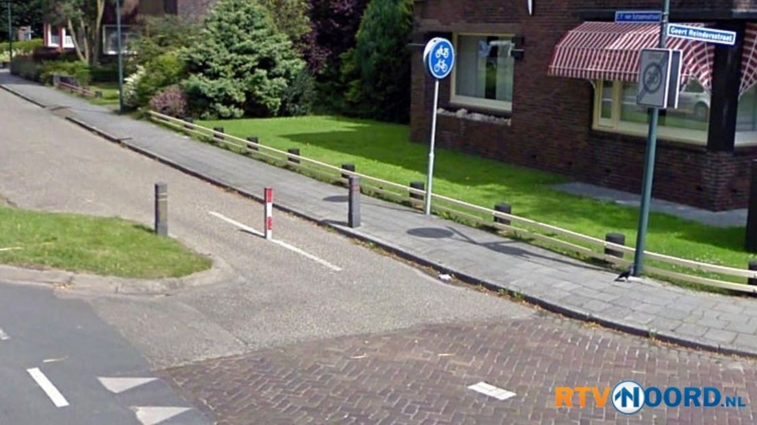 Op de website van de Fietsersbond is melding gemaakt van dit linke paaltje in Winsum