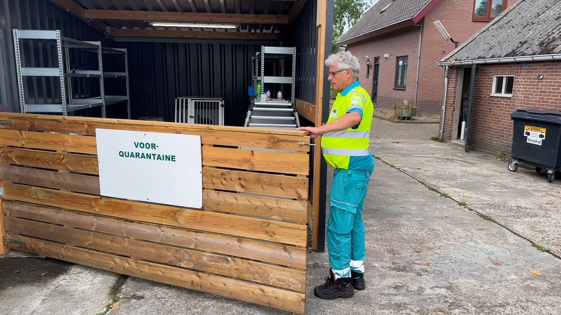 Dieren worden in dit hok getest op vogelgriep