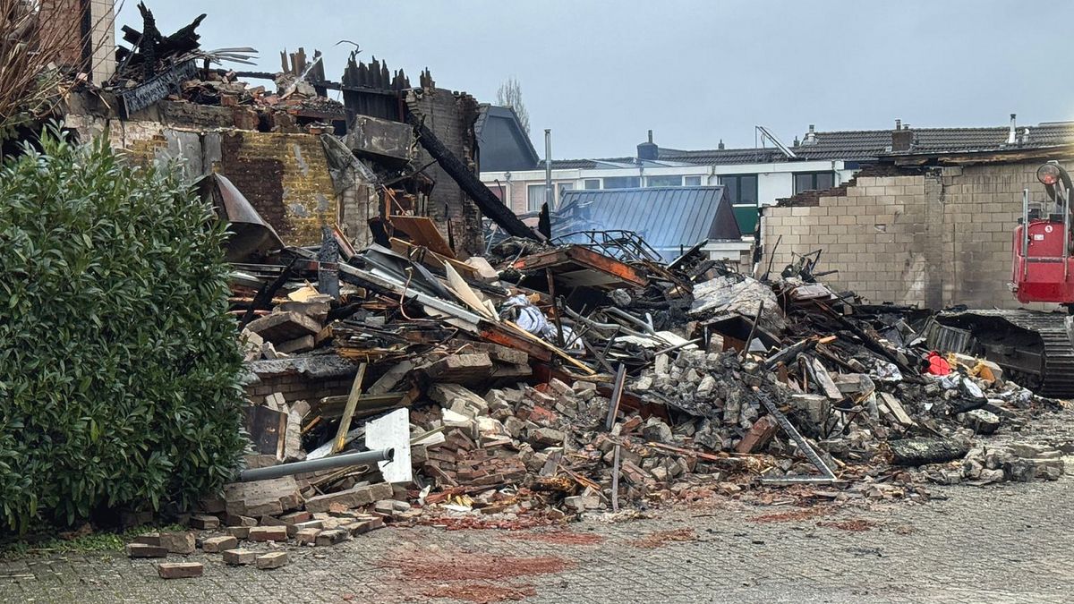 Vuurzee door brand bij matrassenopslag maakt veel indruk: 'Je voelt de hitte'