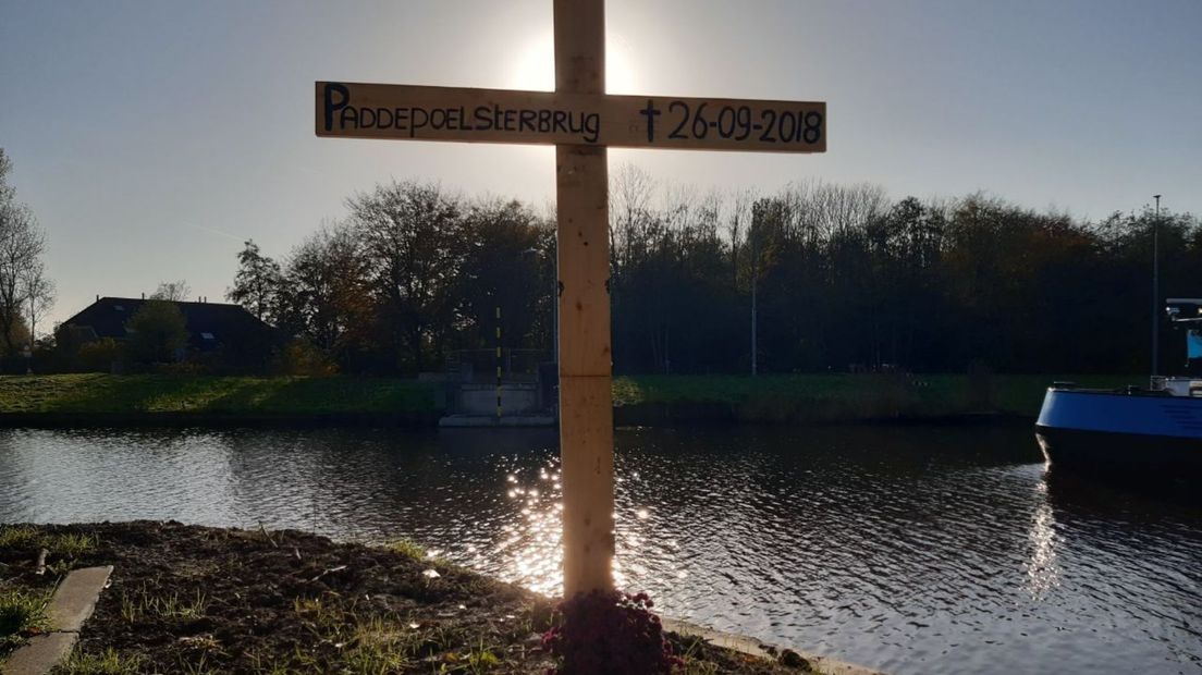 Stil protest tegen het uitblijven van een nieuwe Paddepoelsterbrug