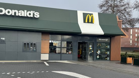 McDonald's-medewerker meerdere malen met mes in arm en rug gestoken Home