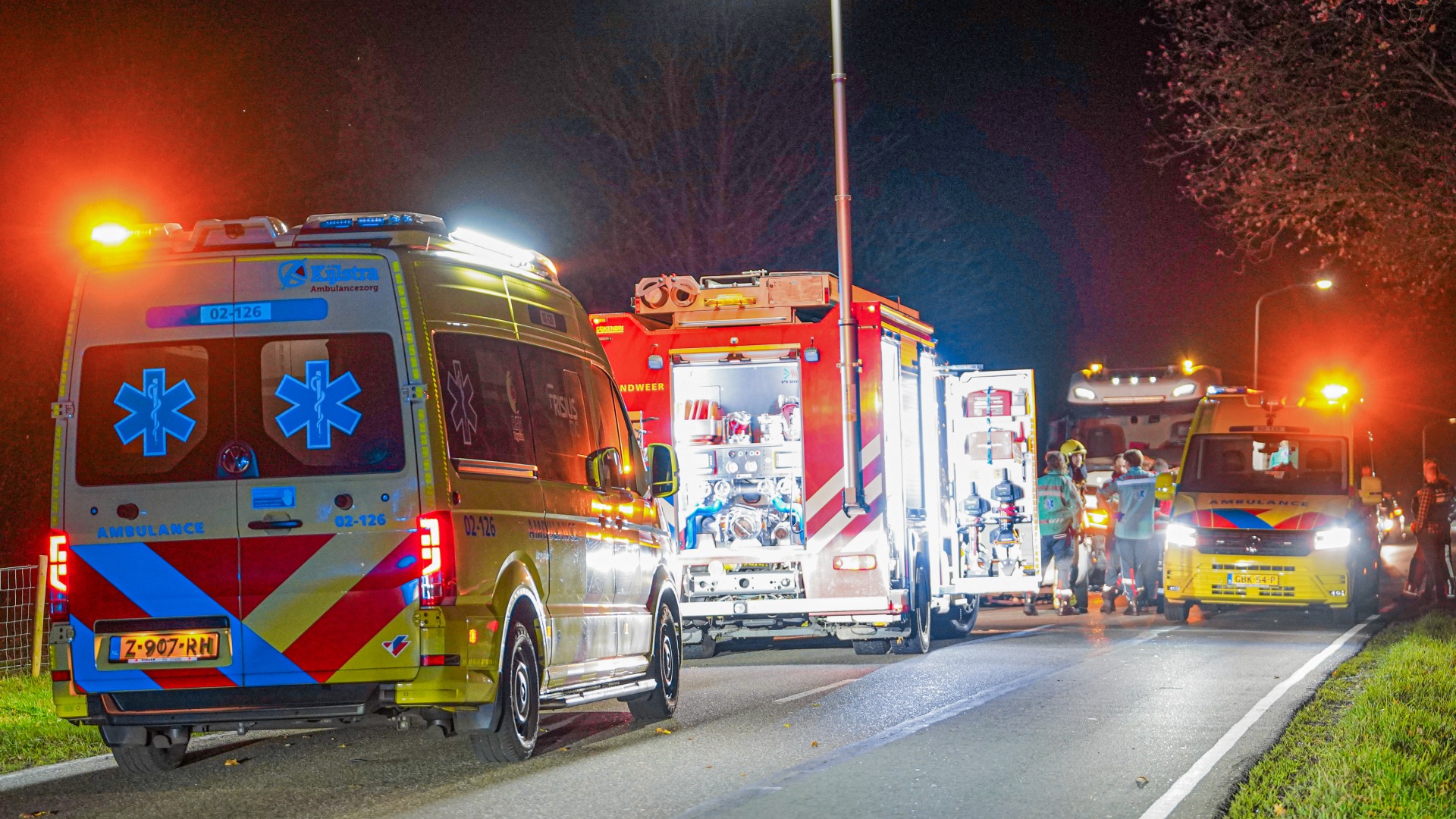 Twee aanhoudingen bij hennepkwekerij in Veendam • Zwaargewonde bij botsing met vrachtwagen bij grens met Friesland.