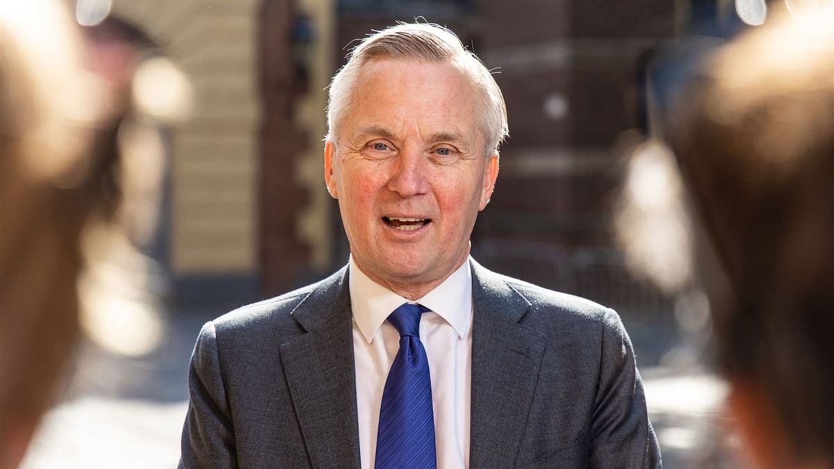 Staatssecretaris over geweld in azc Heemserveen: 'Moeten rust en veiligheid herstellen'