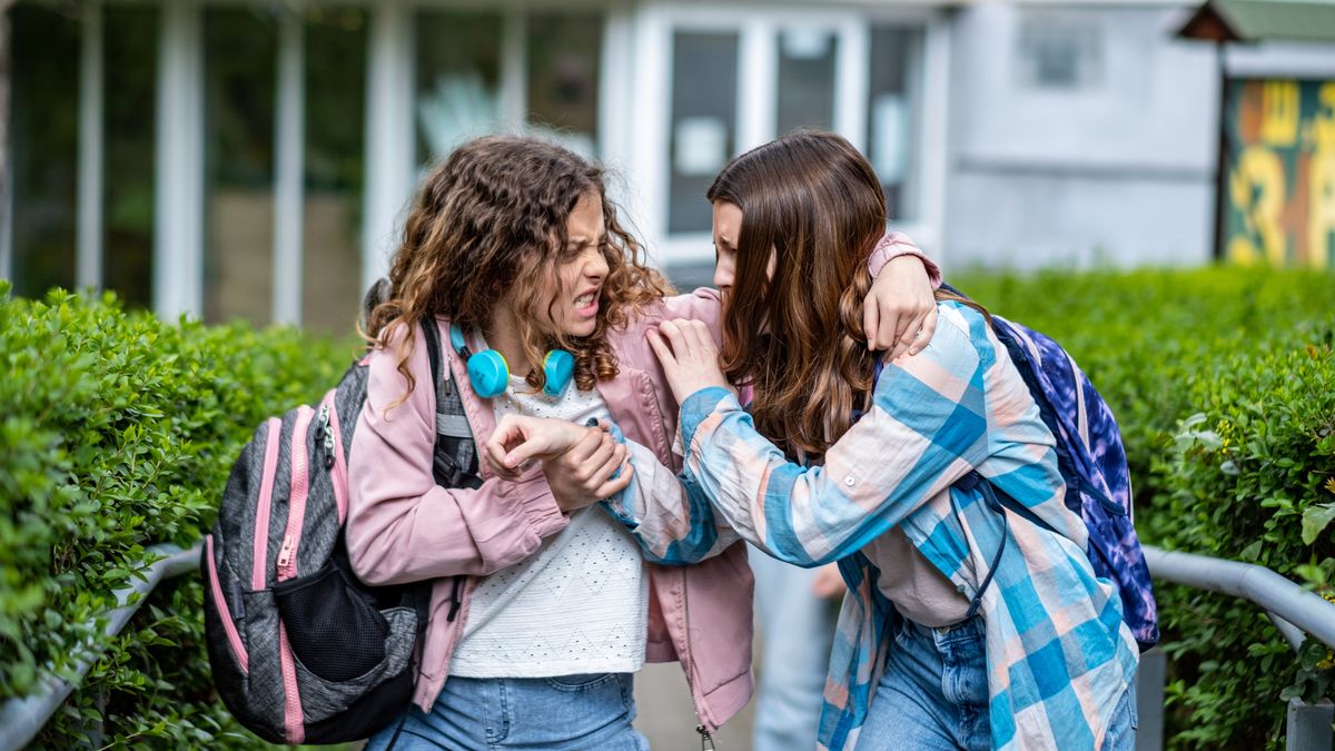 Tiener in elkaar geslagen op parkeerplaats in Heerlen; school neemt passende maatregelen