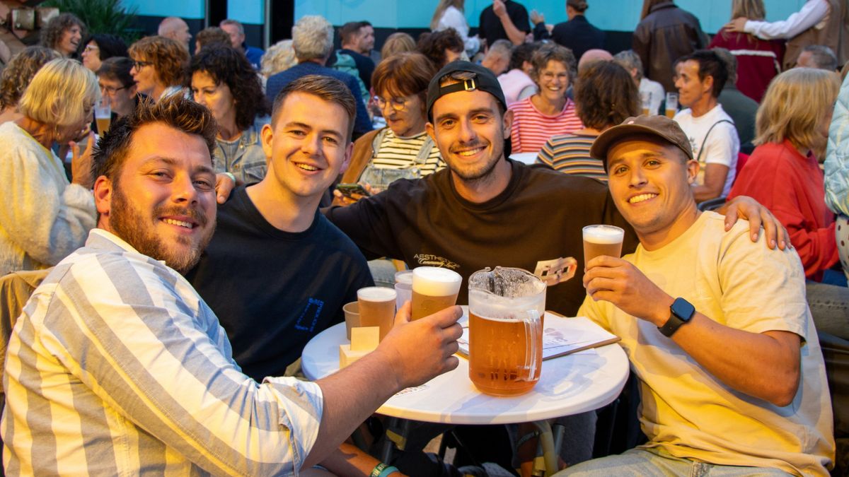 Negen dagen feest in dorp: 'Je kan beter gewoon gaan'