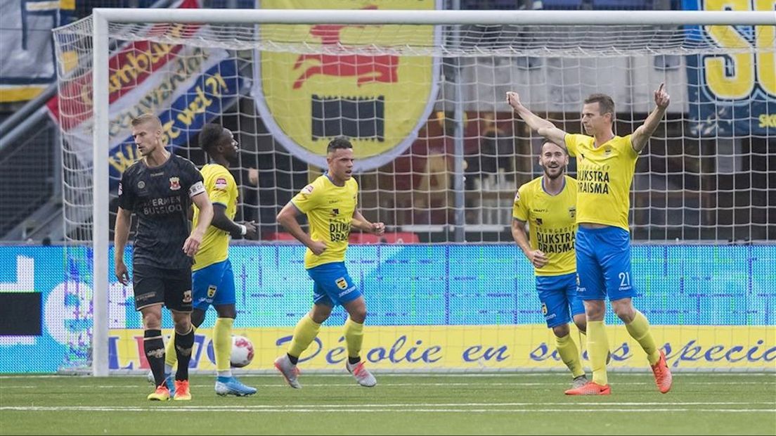 Go Ahead Eagles beleeft een kansloze avond bij SC Cambuur