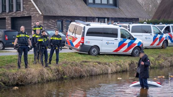 Man (34) onder invloed rijdt kriskras door weiland en laat zich niet zomaar pakken