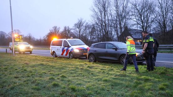 Hond overleden na meerdere aanrijdingen op de A30. Hond overleden na meerdere aanrijdingen op de A30.
