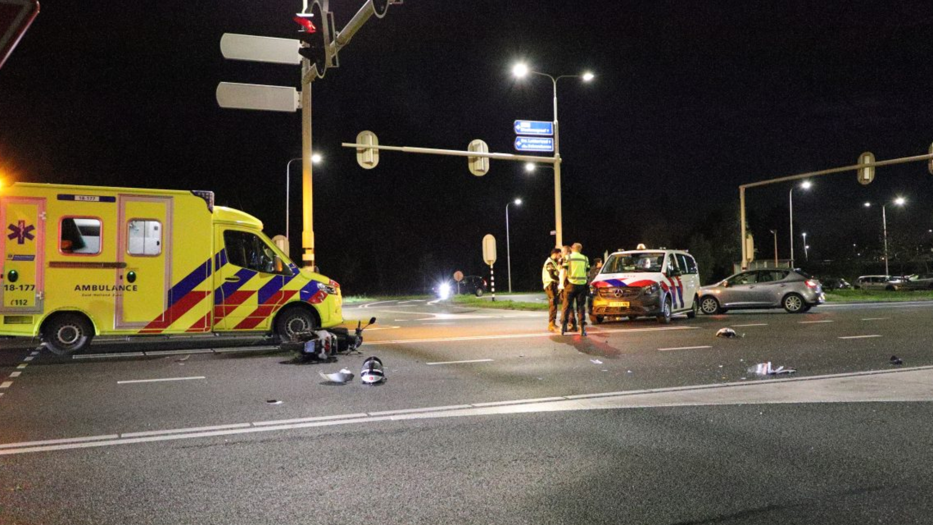 Het ongeval gebeurde rond 22:30 uur ter hoogte van de verkeerslichten bij de carpoolplaats.