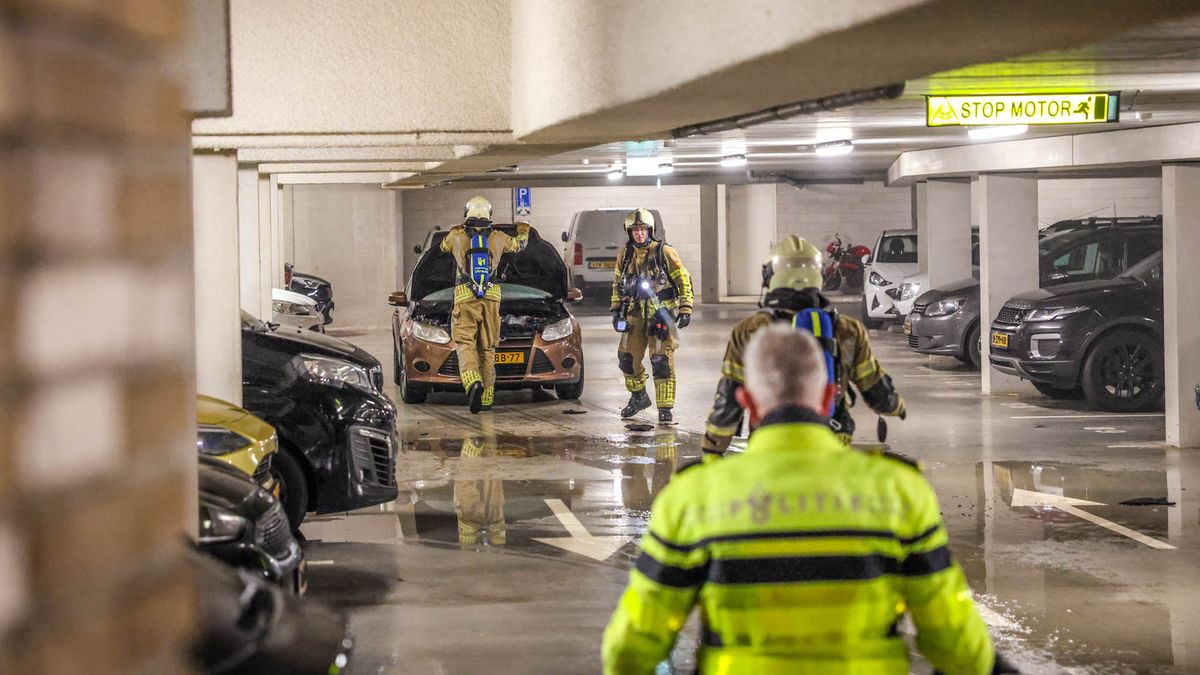 Autobrand in parkeergarage Amersfoort