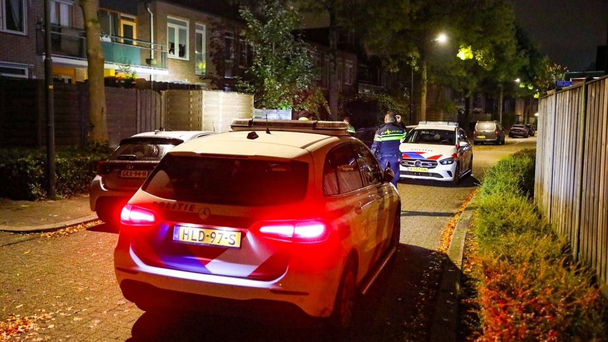 Ruiten ingegooid en brand gesticht bij woning