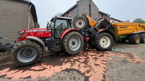 Ravage door botsing tractoren in Eckelrade. Ravage door botsing tractoren in Eckelrade.