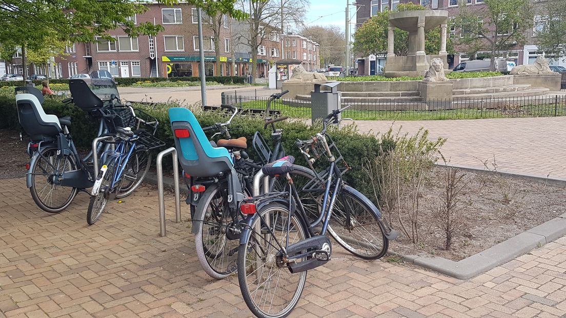 Bij het Stuyvesantplein moet een zogeheten hub komen voor deelfietsen, -bakfietsen en -scooters