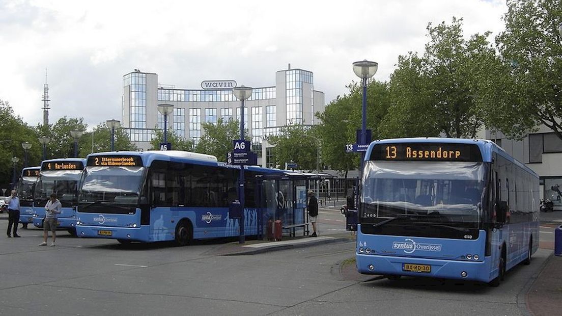 Klachten over busvervoer vanaf station in Zwolle