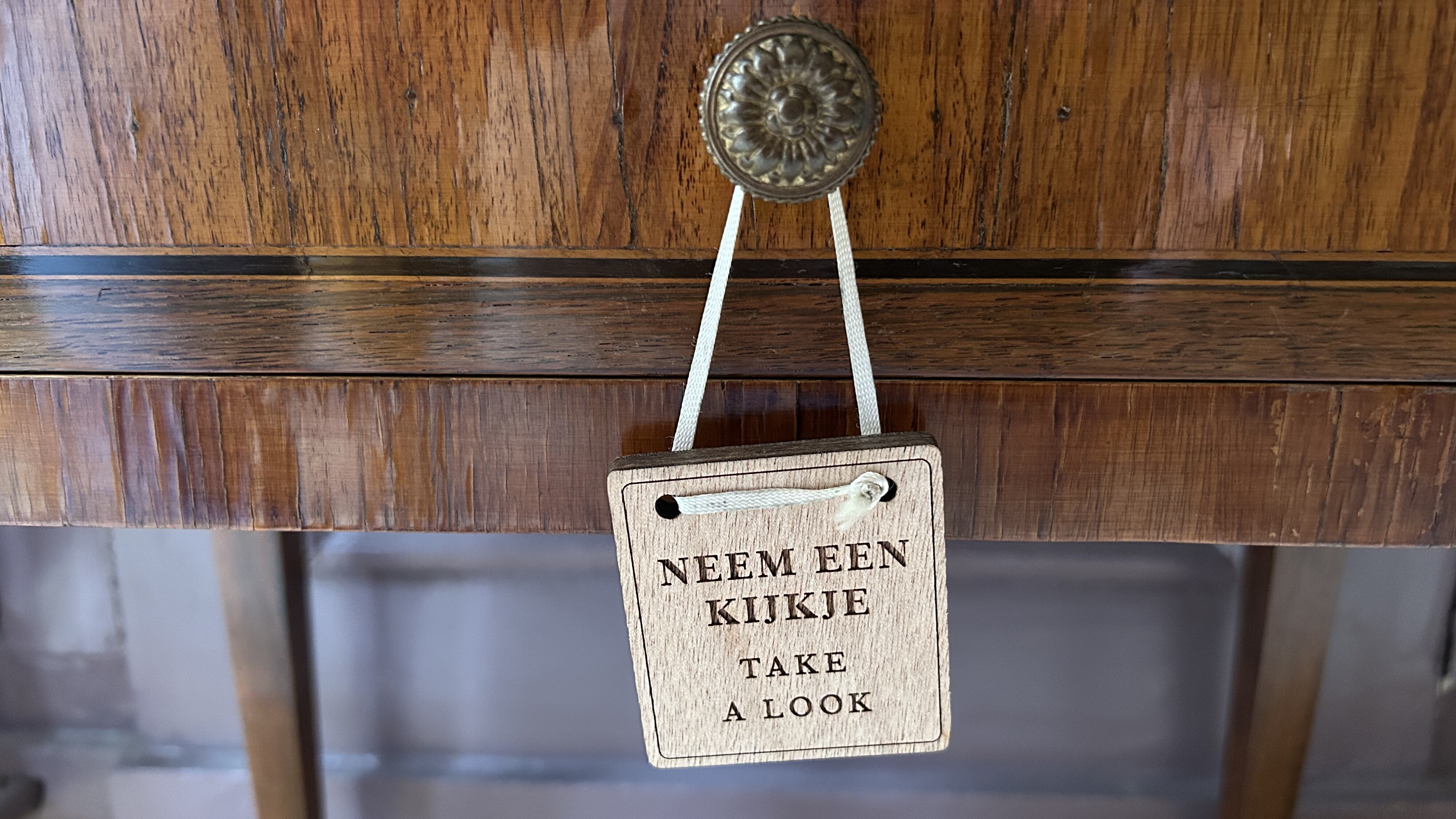 Yn museumhûs Van Eysinga meist alle kasten en laadsjes iepenlûke