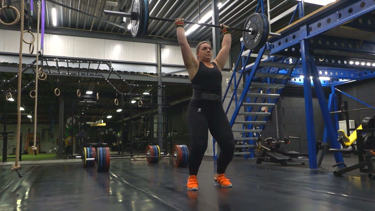 Femke (30) in race voor titel 'Sterkste Vrouw van de Wereld'