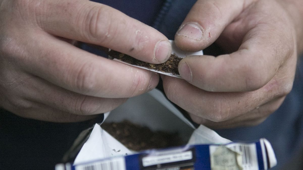 Blaauw Kunststoffen Tolbert geeft de pijp aan Maarten - RTV Noord