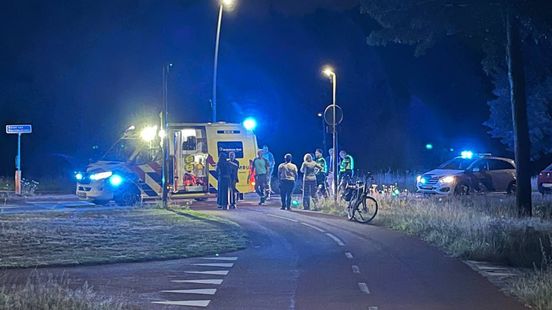 Automobilist schept fietser op beruchte ongevalsplek in Nijverdal. Automobilist schept fietser op beruchte ongevalsplek in Nijverdal.