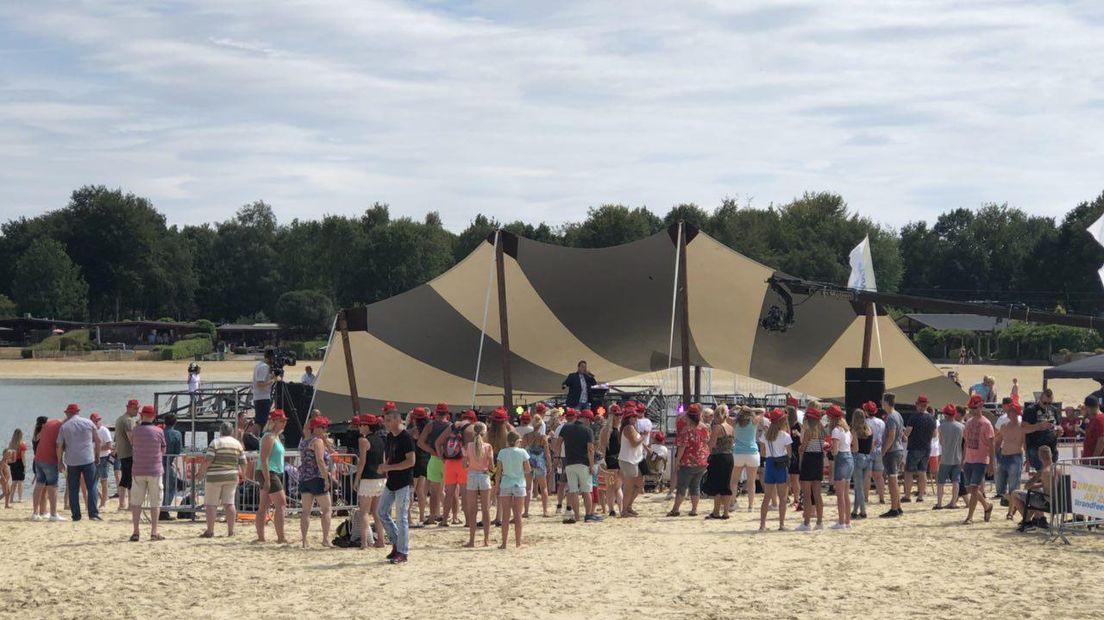 Tijdens de eerste editie van Drenthe an Zee was het stralend strandweer (Rechten: Ineke Kemper/RTV Drenthe)