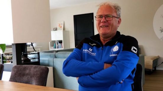 'Opa van het team', handbalkeeper neemt na 48 jaar afscheid