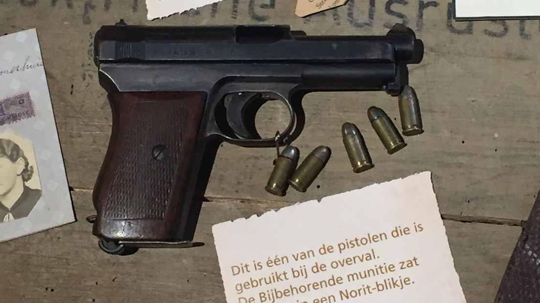 Gestolen pistool uit WO II terug in Nijverdal