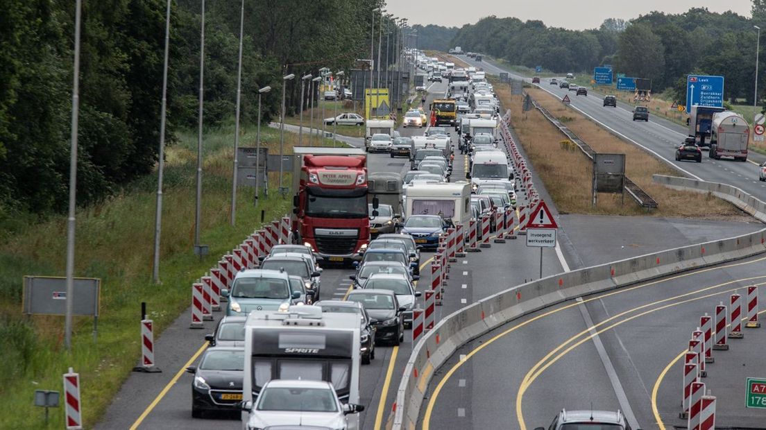 Door het ongeluk ontstond een lange file