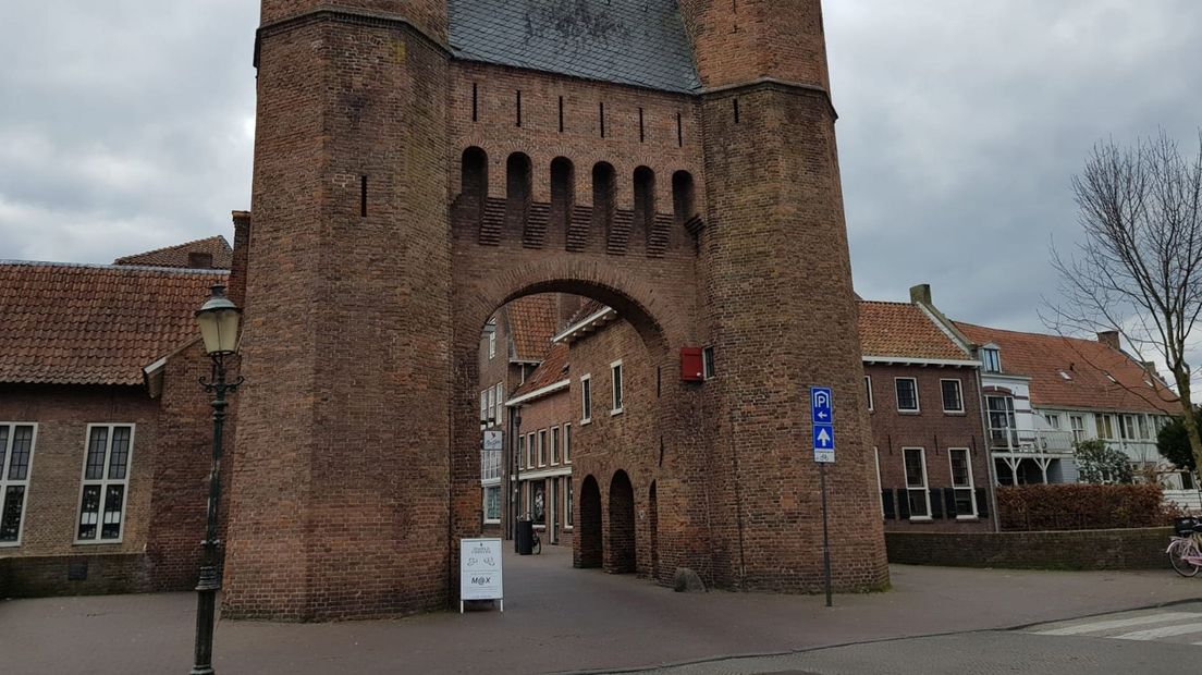 Trouwringenzaak 'Heart and Arrow' is gevestigd in één van de toren van de Kamperbinnenpoort